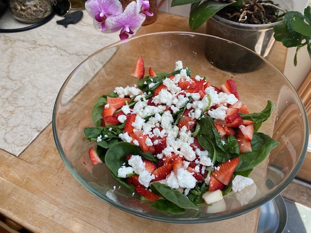 strawberry spinach goat cheese salad